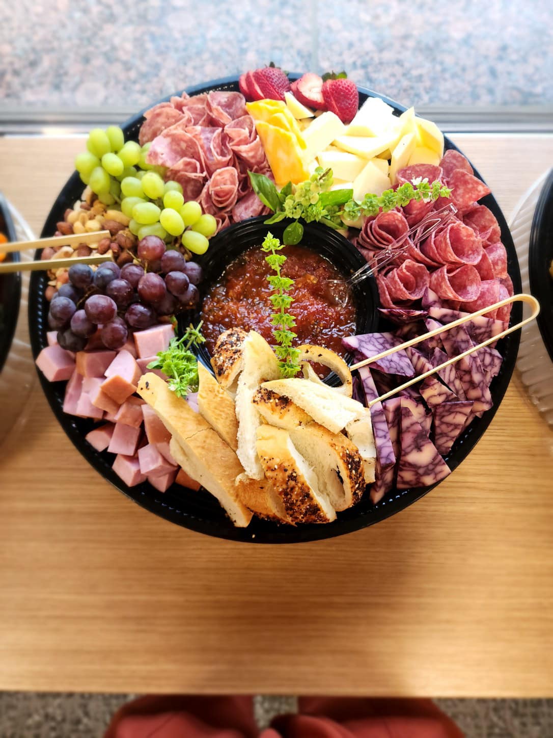 Tabla de Quesos y Embutidos Gourmet